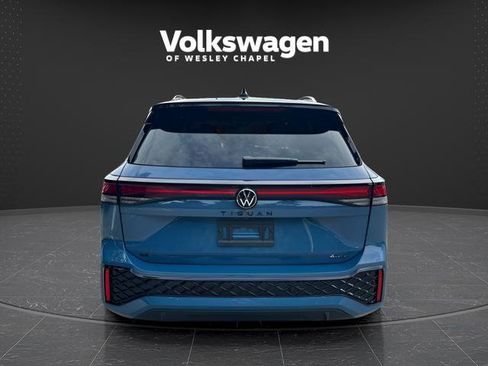 Certified 2025 Volkswagen Tiguan SE R-Line AWD/4WD image 7
