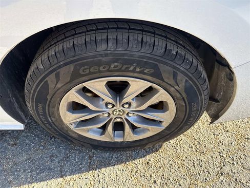 Certified 2024 Toyota Sienna LE image 12