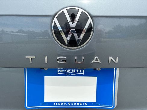 Used 2022 Volkswagen Tiguan SE R-Line AWD/4WD image 30