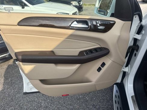 Used 2018 Mercedes-Benz GLS 450 4MATIC image 19