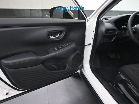 New 2026 Honda HR-V LX image 17
