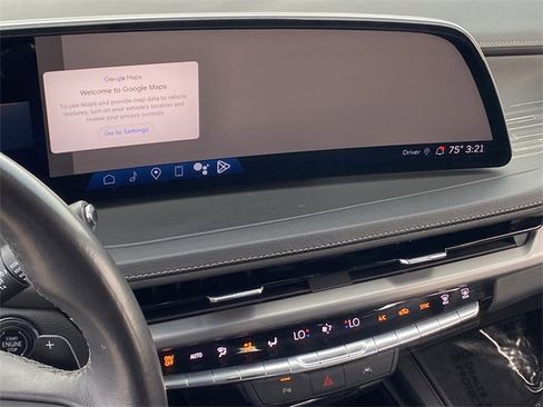 Used 2024 Cadillac XT4 Premium Luxury image 14