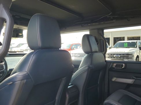 Used 2023 Ford Bronco Outer Banks image 12