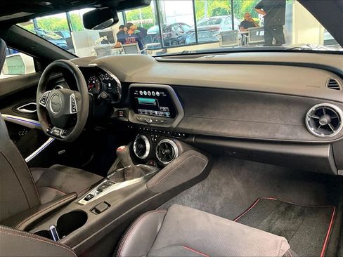Used 2018 Chevrolet Camaro ZL1 RWD image 14