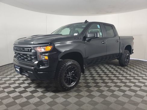 New 2026 Chevrolet Silverado 1500 Custom Trail Boss w/ Midnight Edition AWD/4WD image 8