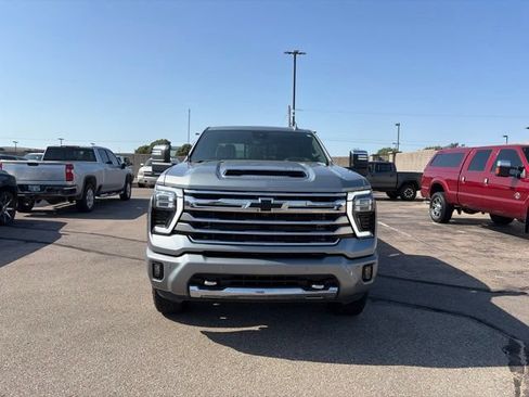 Used 2024 Chevrolet Silverado 2500 High Country w/ Technology Package AWD/4WD image 2