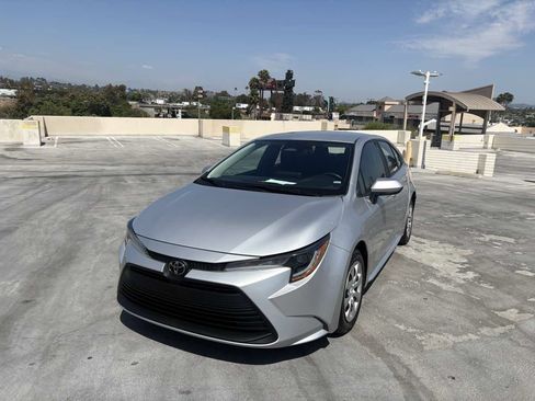 Used 2025 Toyota Corolla LE FWD image 6