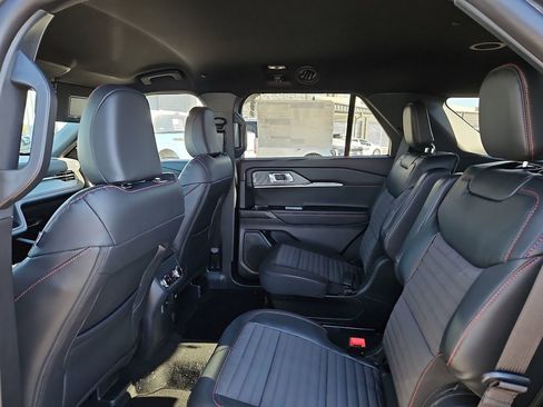New 2026 Ford Explorer ST-Line w/ ST-Line Street Pack image 19
