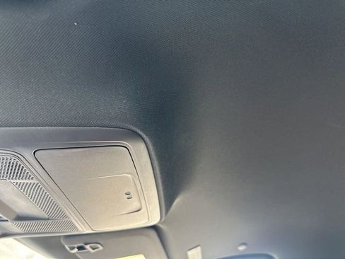 Certified 2025 Chevrolet Traverse LT w/ Midnight/Sport Edition image 8