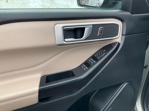 Used 2020 Ford Explorer XLT w/ Equipment Group 202A image 17