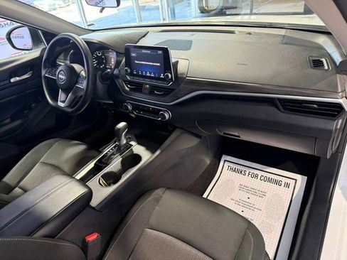Used 2025 Nissan Altima 2.5 SV image 12