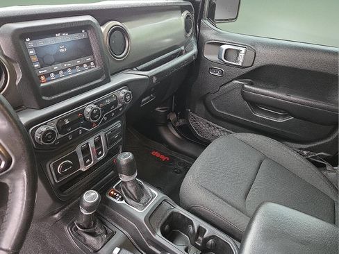 Used 2019 Jeep Wrangler Sport AWD/4WD image 11
