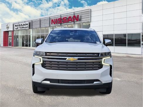 Used 2023 Chevrolet Suburban Premier image 2