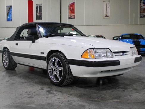 Used 1989 Ford Mustang LX image 25