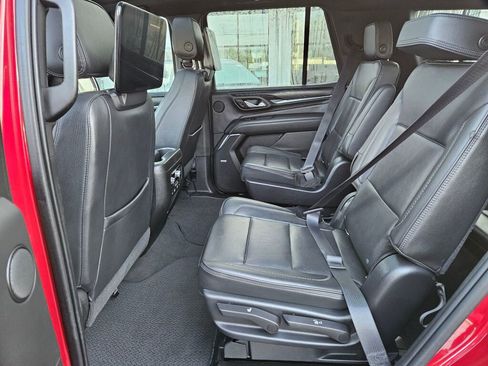 Used 2021 GMC Yukon Denali w/ Denali Premium Package image 17