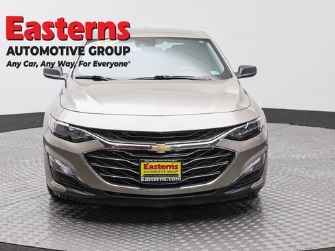 Used 2024 Chevrolet Malibu LS FWD image 2
