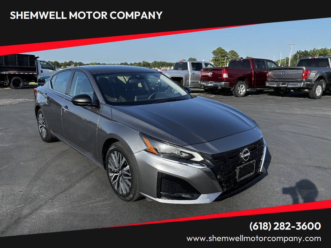 Used 2024 Nissan Altima 2.5 SV FWD image 1