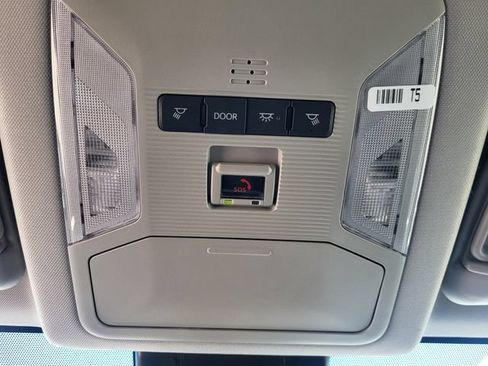 Used 2025 Toyota RAV4 XLE FWD image 20