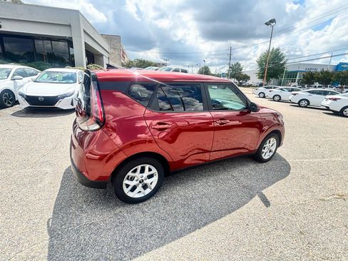 Used 2023 Kia Soul S FWD image 22