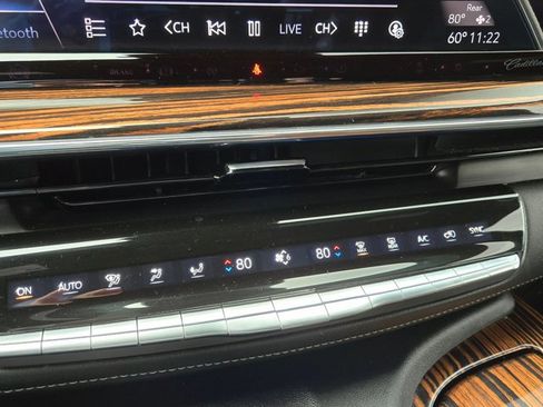 Used 2024 Cadillac Escalade Luxury image 15