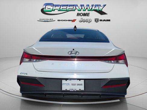 Used 2024 Hyundai Elantra SEL FWD image 6