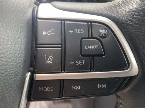 Used 2022 Toyota Sienna XLE image 34