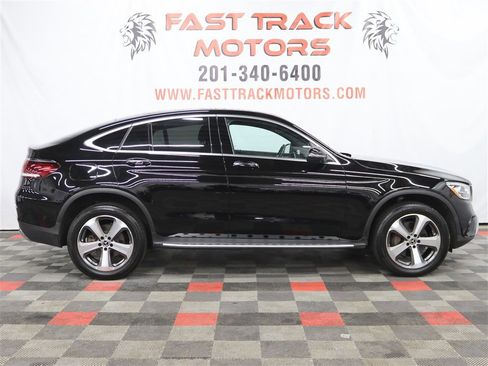 Used 2023 Mercedes-Benz GLC 300 4MATIC Coupe image 4