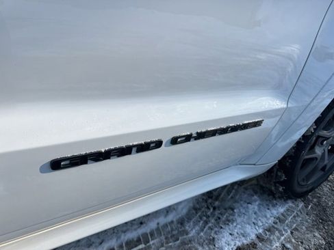 Used 2020 Jeep Grand Cherokee Limited X image 30