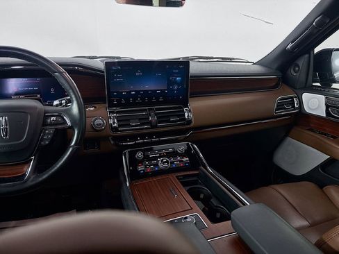Used 2023 Lincoln Navigator Reserve AWD/4WD image 25