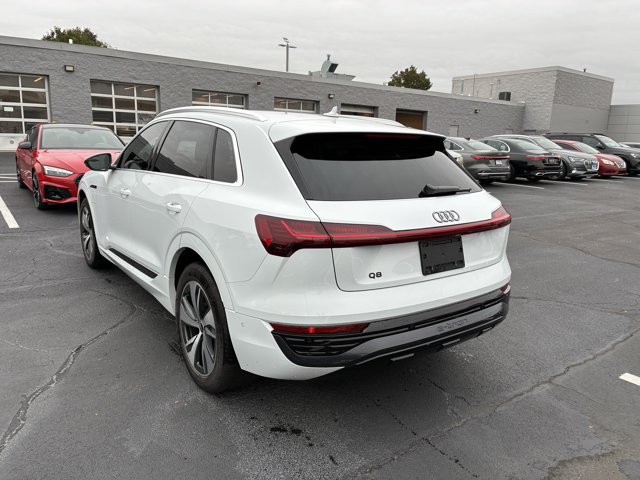 Used 2024 Audi Q8 e-tron Premium Plus AWD/4WD image 7