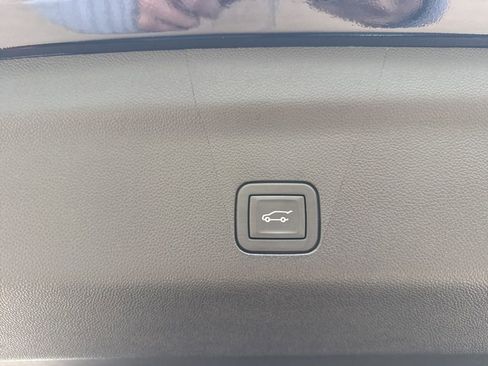 Used 2024 GMC Yukon XL Denali Ultimate w/ LPO, Illumination Package image 45