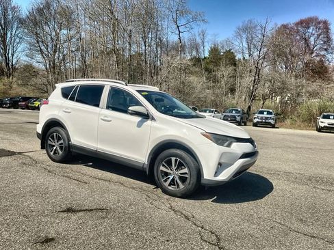 Used 2016 Toyota RAV4 XLE image 11