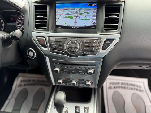 Used 2019 Nissan Pathfinder SL AWD/4WD image 14