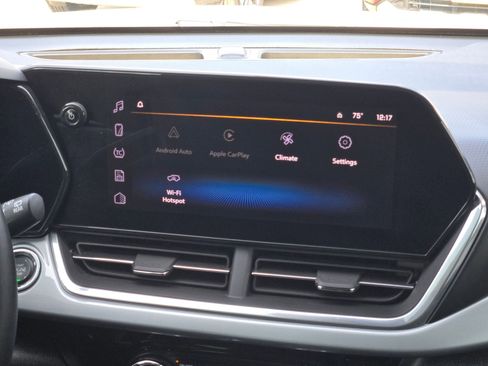 Used 2024 Chevrolet Trax LT w/ Driver Confidence Package image 16