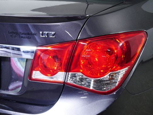 Used 2015 Chevrolet Cruze LTZ w/ Sun, Sound and Sport Package FWD image 17