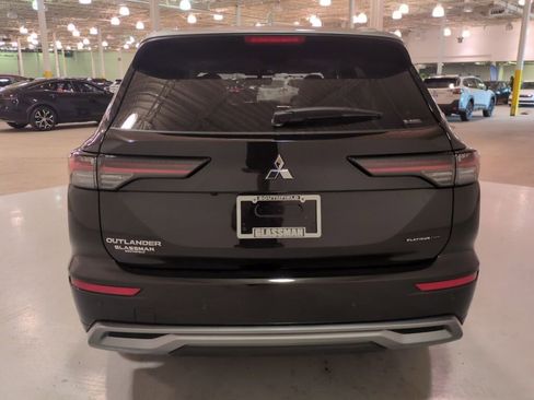 New 2025 Mitsubishi Outlander SEL image 5