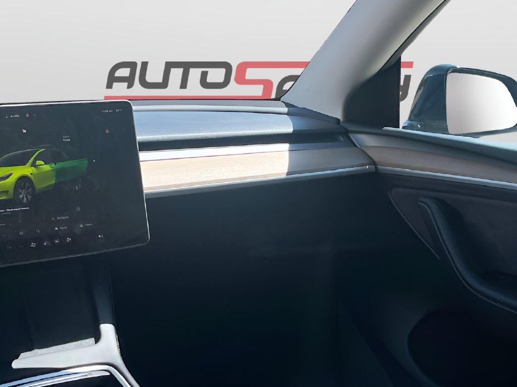 Used 2024 Tesla Model Y Long Range AWD/4WD image 24