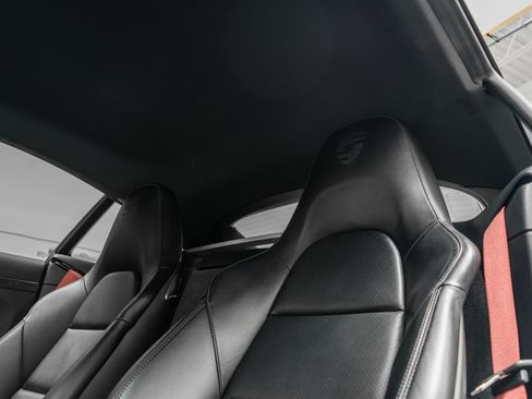 Used 2019 Porsche 718 Cayman S RWD image 18