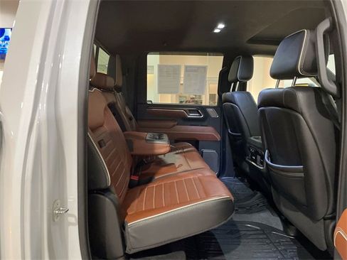 Used 2024 GMC Sierra 3500 Denali Ultimate image 16