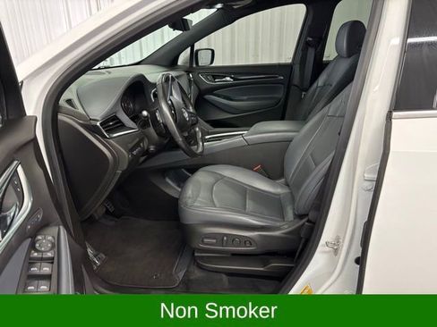 Used 2022 Buick Enclave Premium image 2