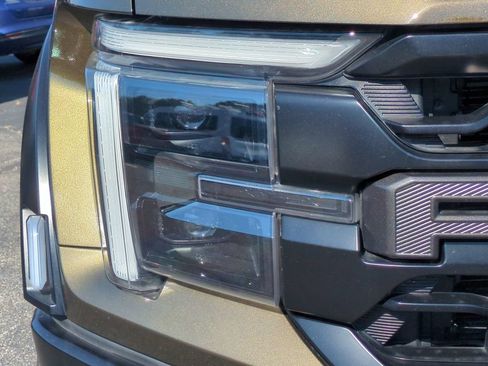 Used 2025 Ford F150 Raptor AWD/4WD image 11
