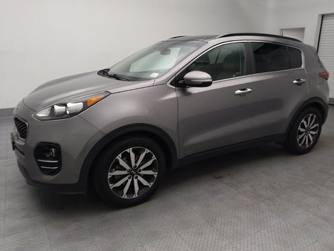 Used 2019 Kia Sportage EX w/ EX Premium Package FWD image 2