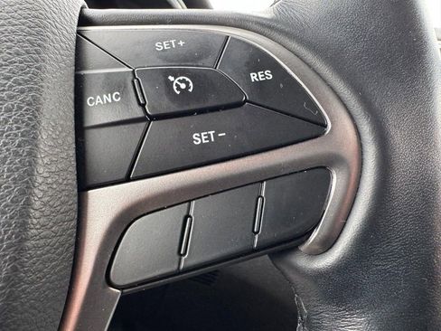 Used 2020 Jeep Grand Cherokee Altitude image 17