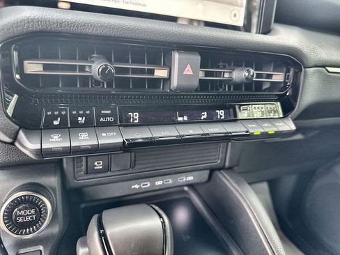 Used 2025 Toyota Land Cruiser image 27