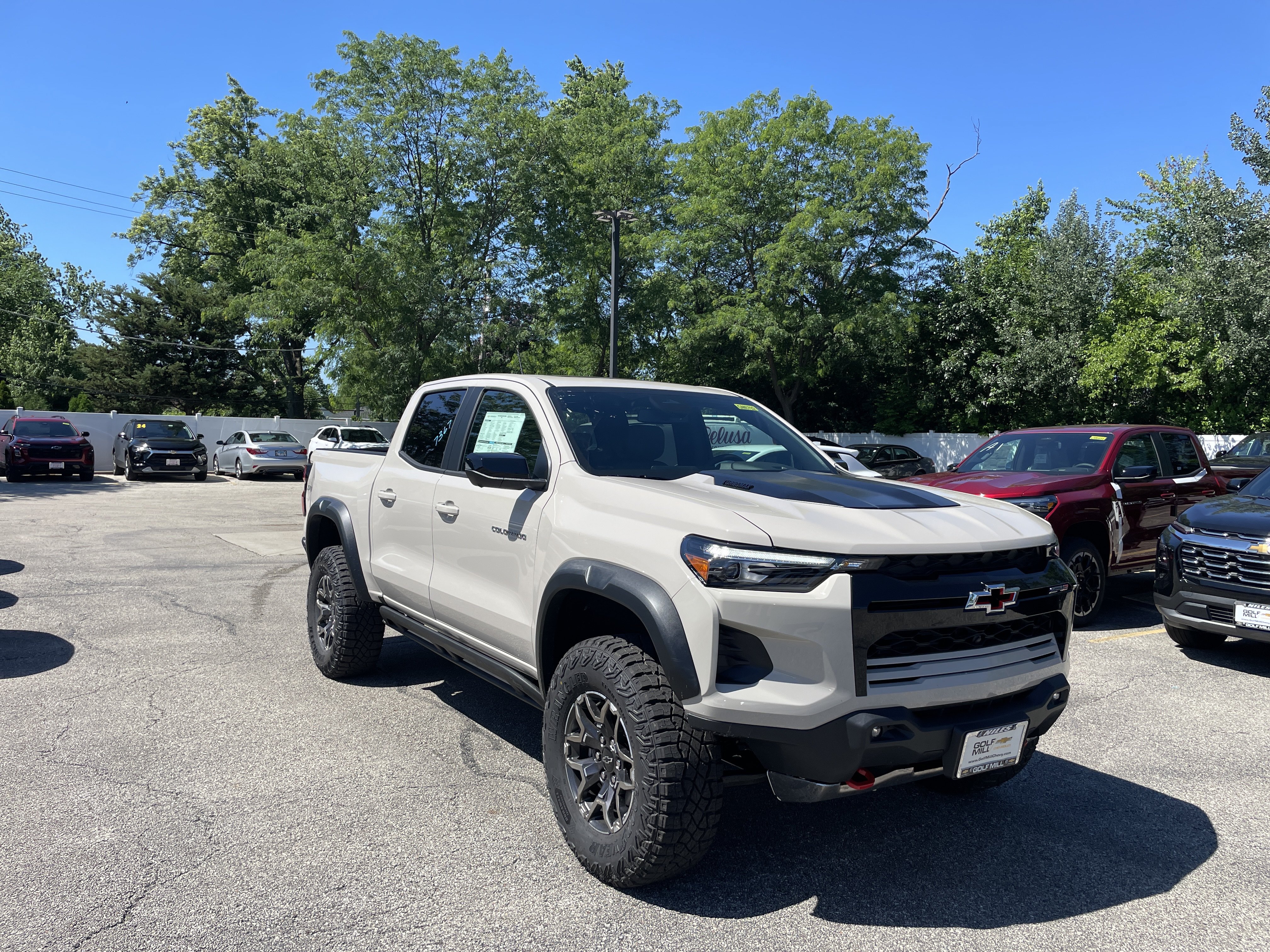 New 2026 Chevrolet Colorado ZR2 w/ Technology Package AWD/4WD image 3