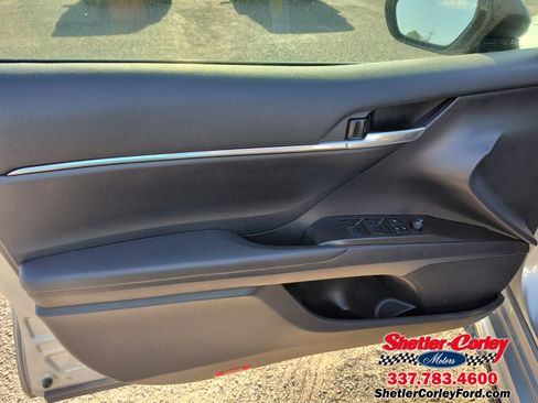 Used 2024 Toyota Camry SE image 14