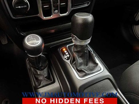 Used 2023 Jeep Gladiator Sport image 37