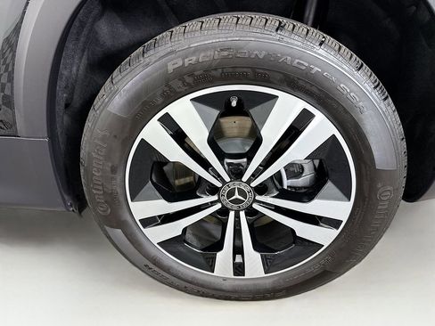 Certified 2025 Mercedes-Benz GLB 250 image 29