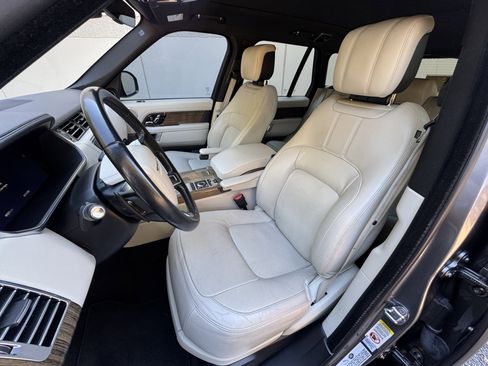 Used 2018 Land Rover Range Rover HSE image 26