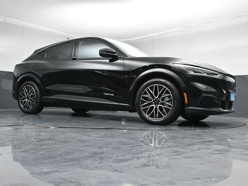 Certified 2025 Ford Mustang Mach-E Premium AWD/4WD image 34